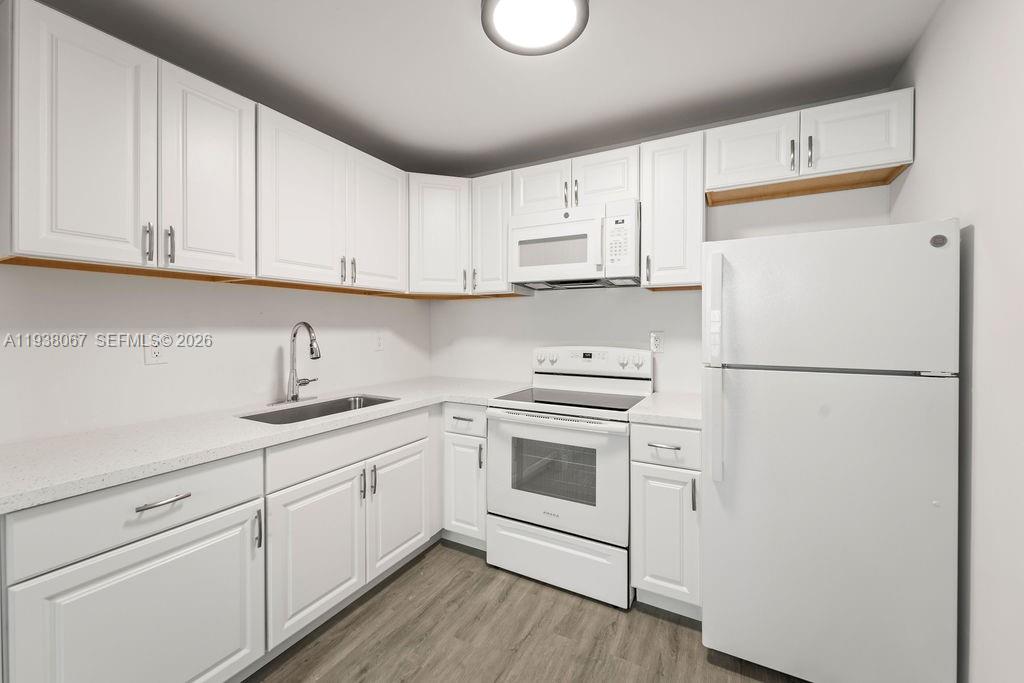 KINGS POINT NORMANDY COND - Residential