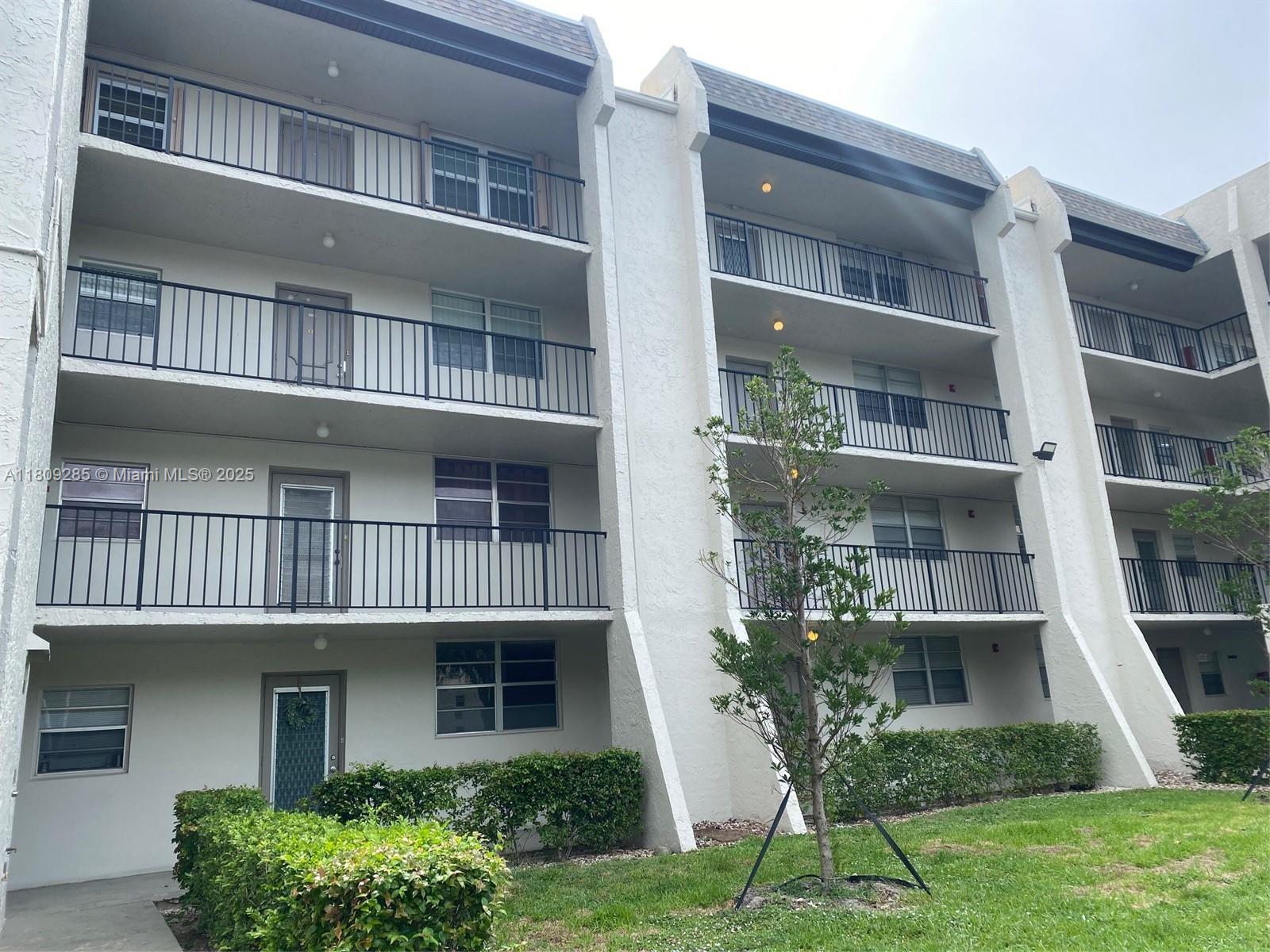 9420 Poinciana Pl 214