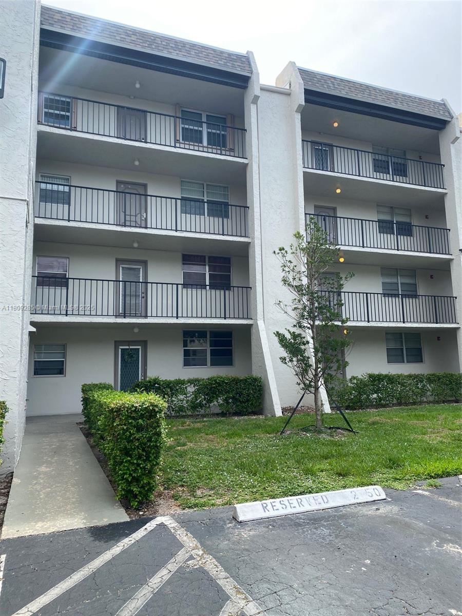 9420 Poinciana Pl 214