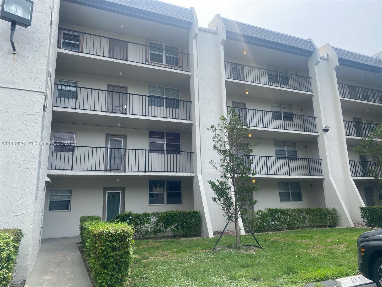 9420 Poinciana Pl 214