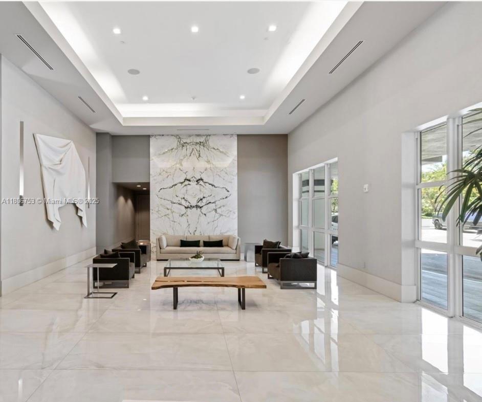 THE PENINSULA II - Residential