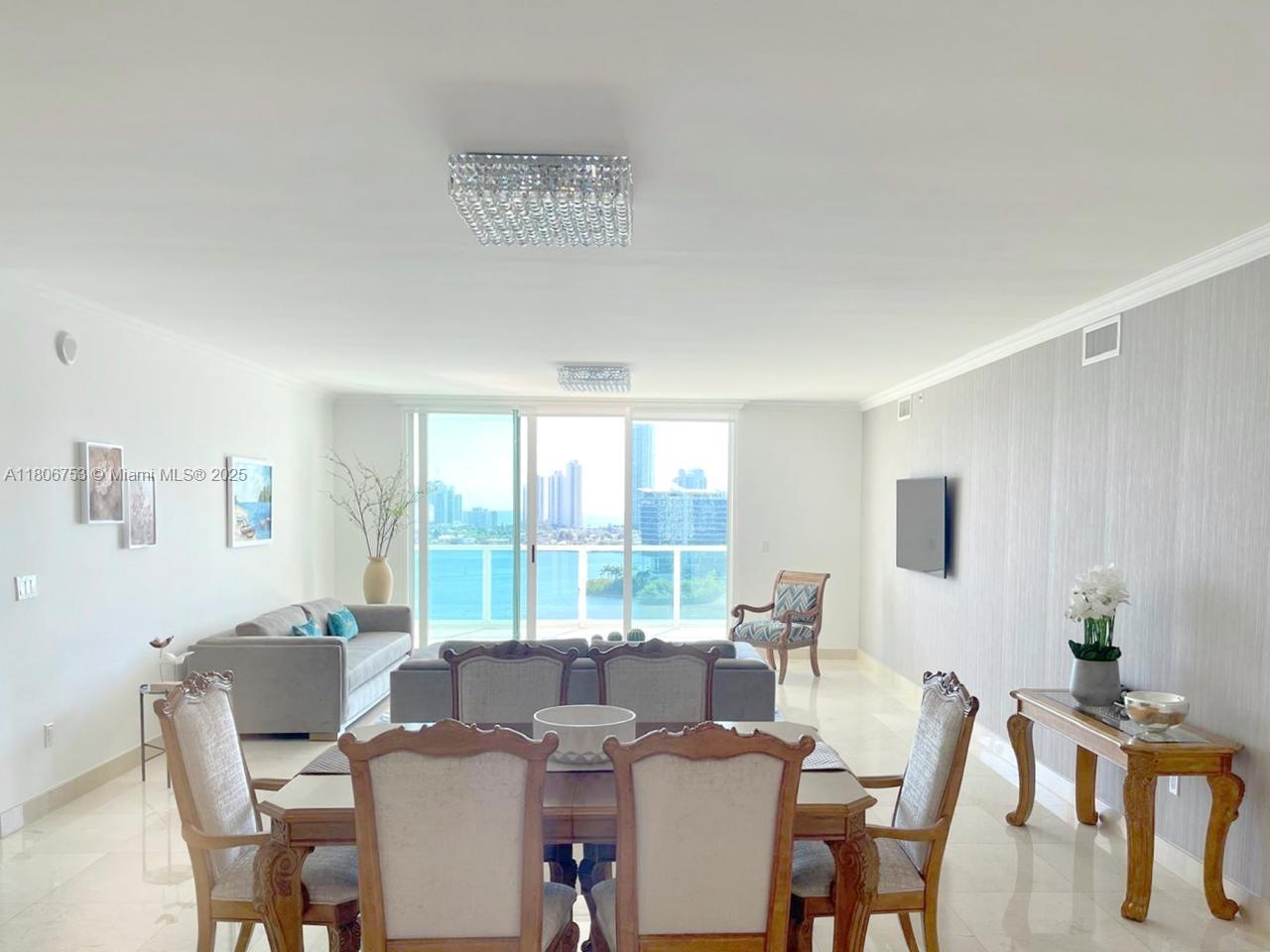 THE PENINSULA II - Residential