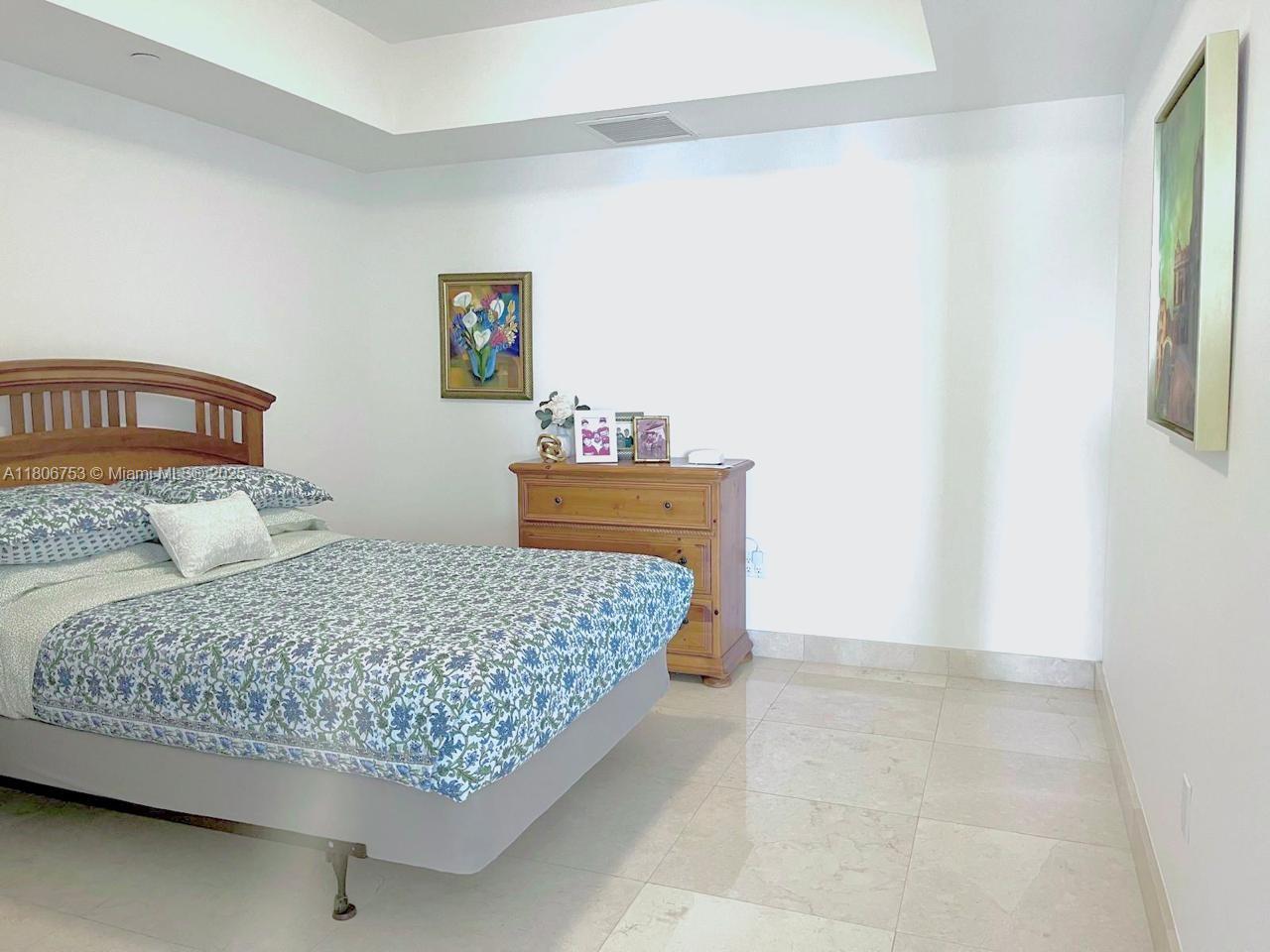 THE PENINSULA II - Residential