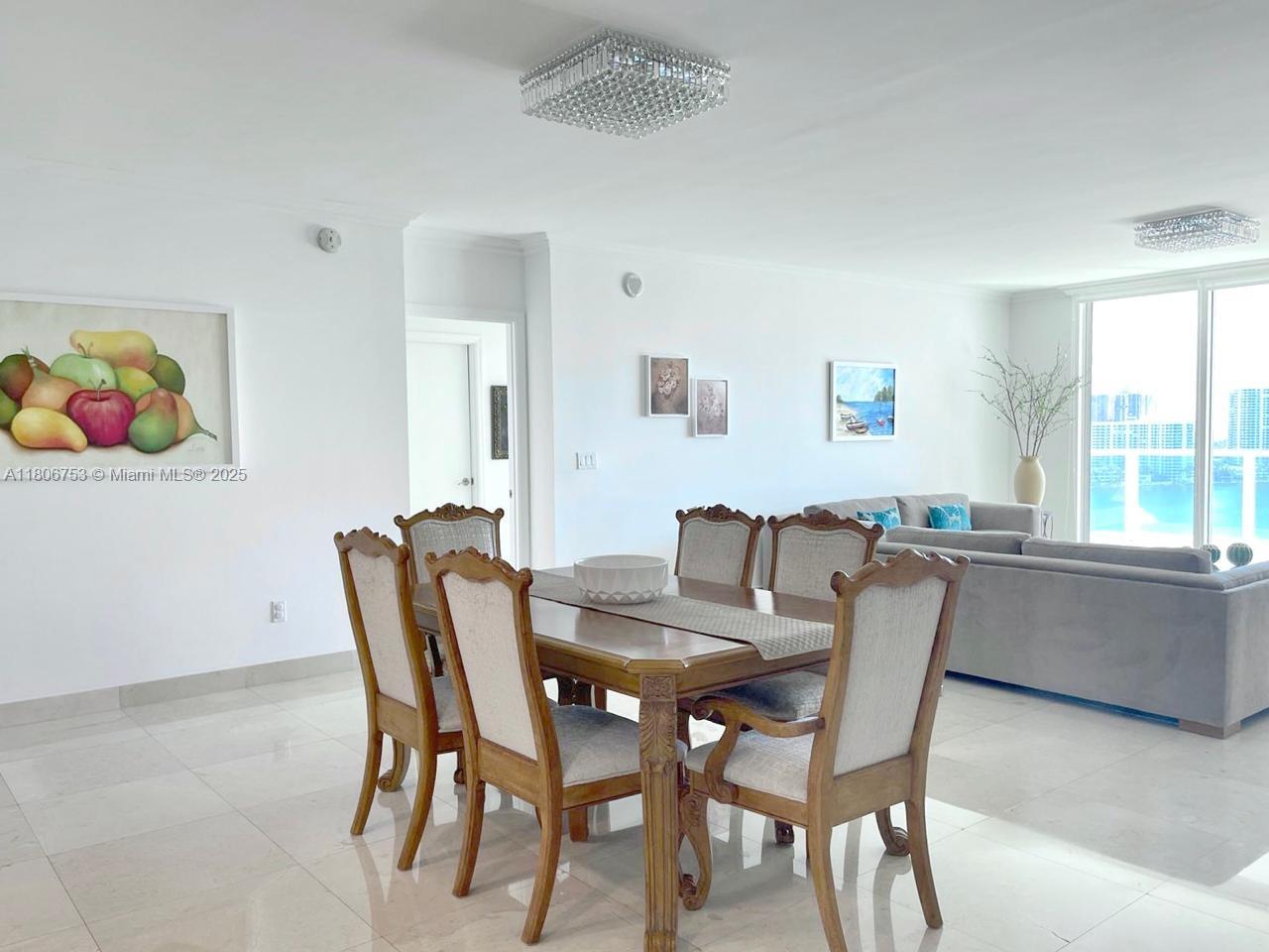 THE PENINSULA II - Residential