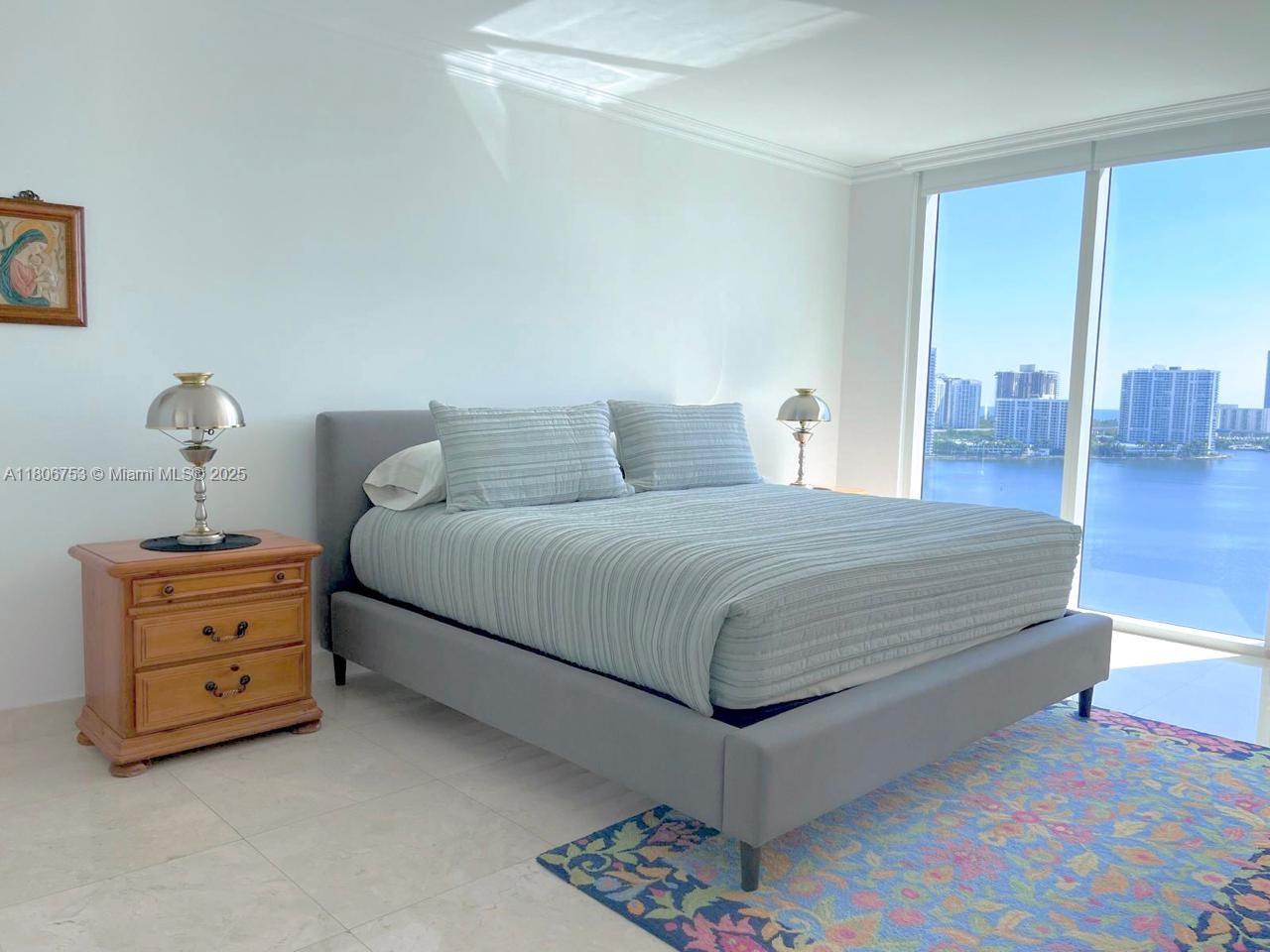 THE PENINSULA II - Residential