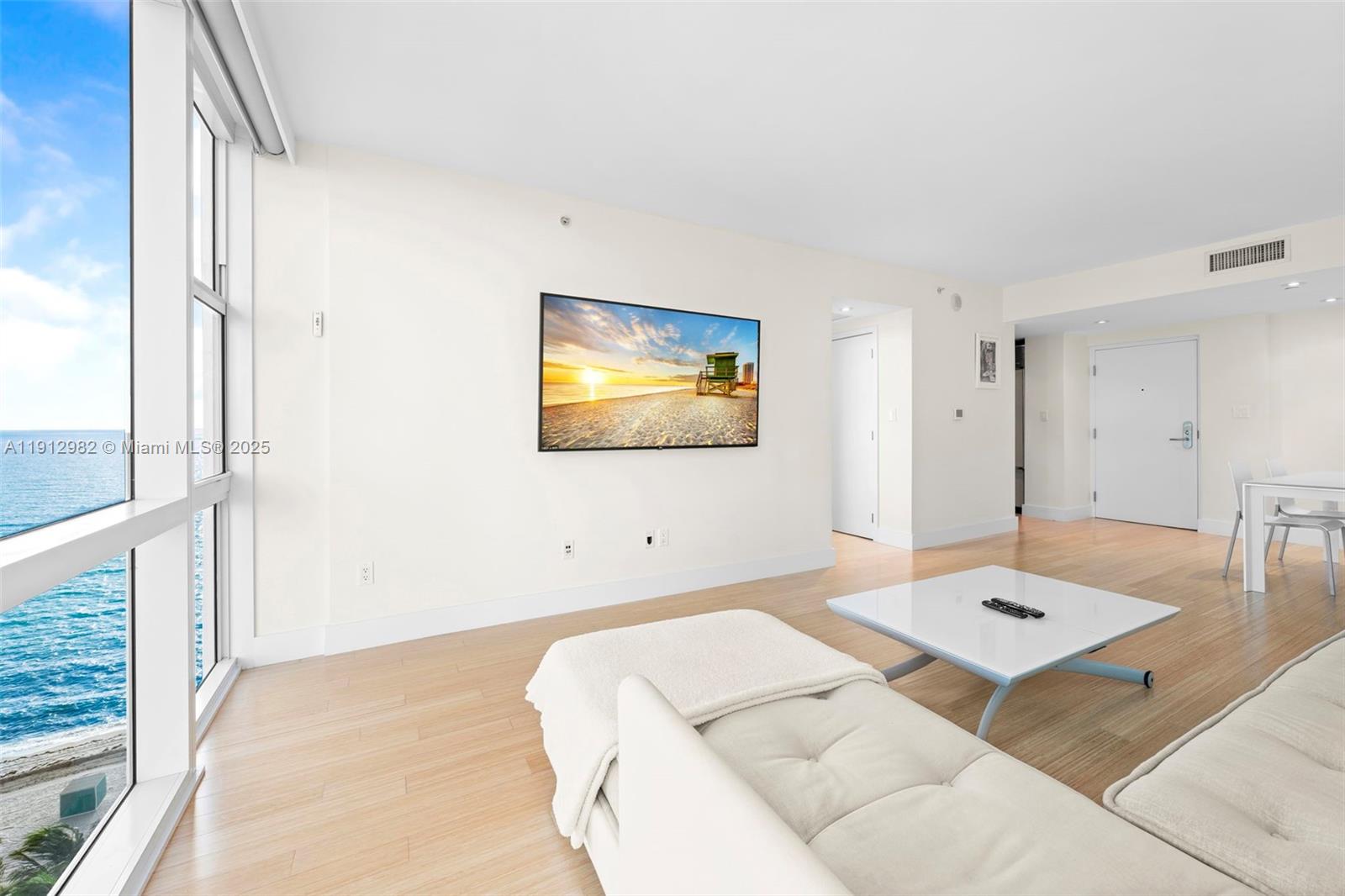 6801 Collins Ave Door 1409(1401)