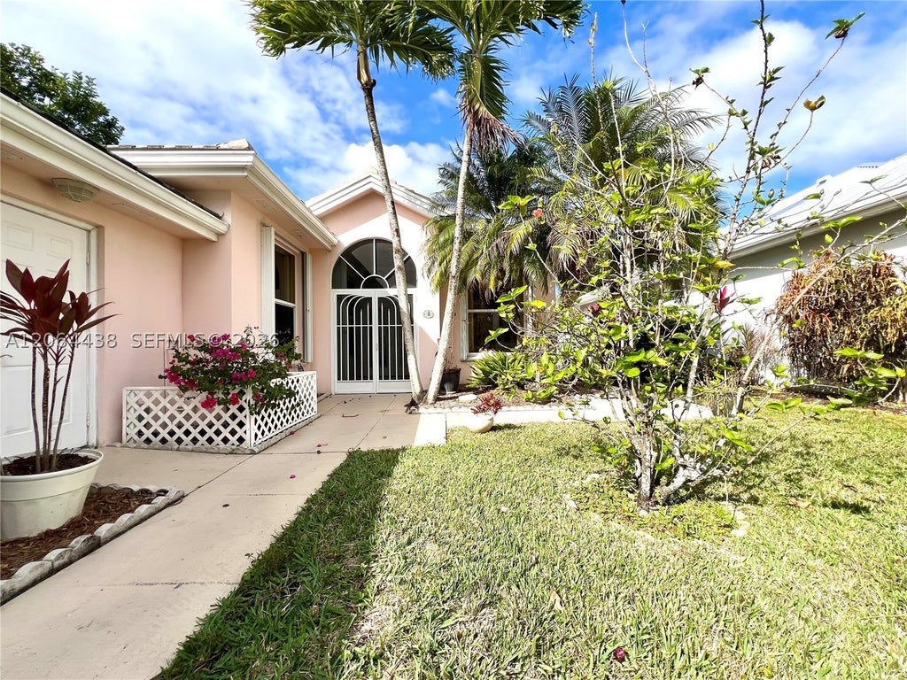 Photo of 7625 SE Bay Cedar Cir, Hobe Sound, FL 33455 (MLS # A12064438)