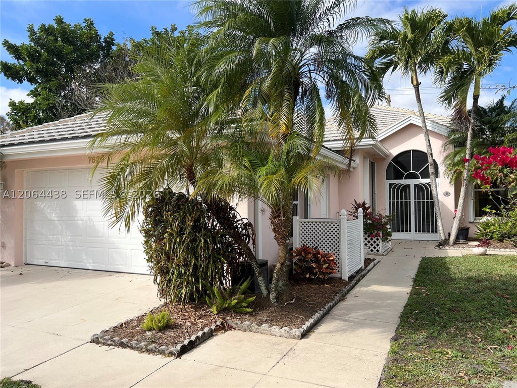 Photo of 7625 SE Bay Cedar Cir, Hobe Sound, FL 33455 (MLS # A12064438)