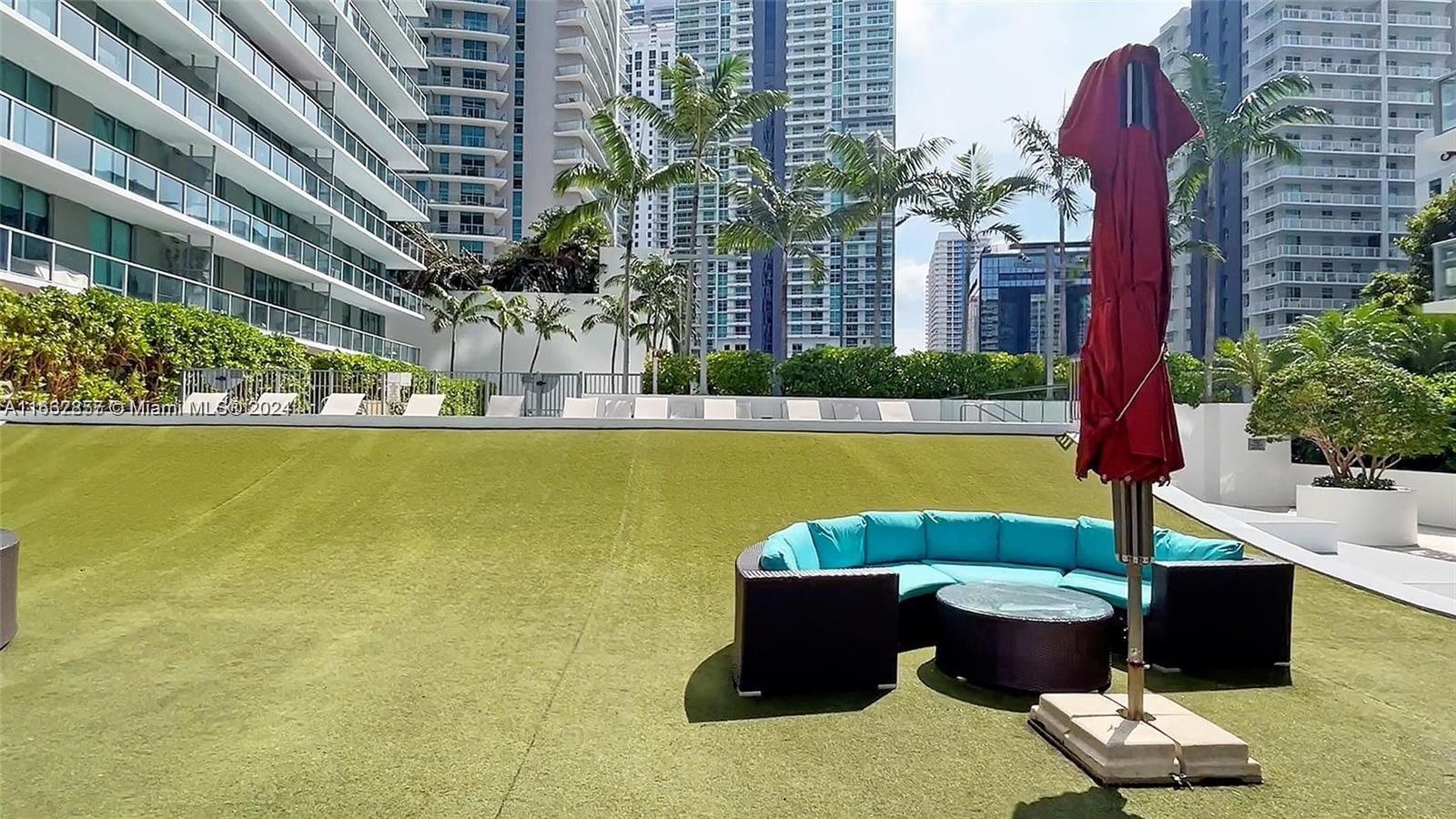 THE AXIS ON BRICKELL COND - Residential