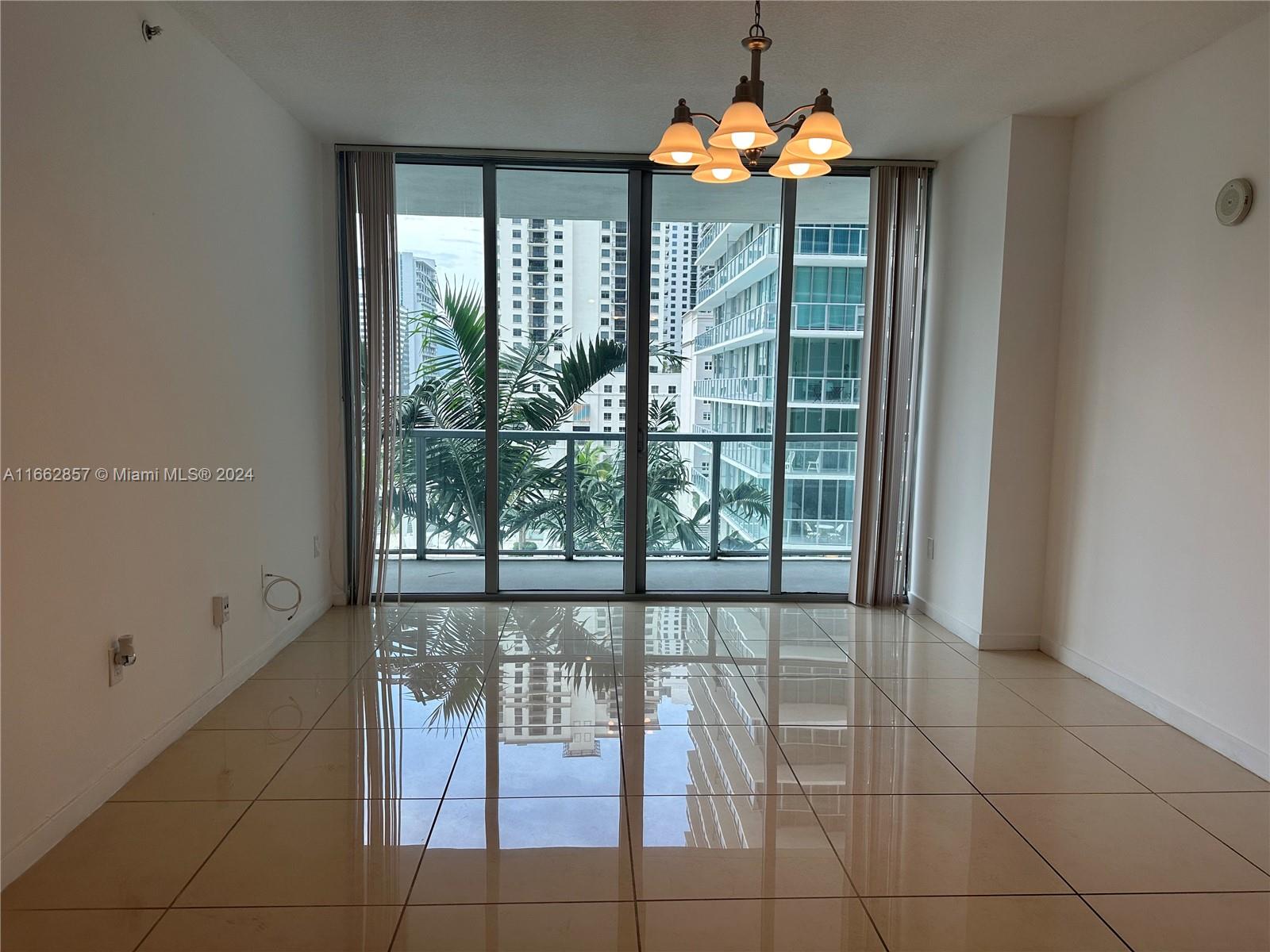 THE AXIS ON BRICKELL COND - Residential