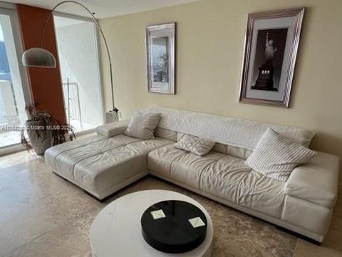 555 NE 15th St 28J Miami FL 33132