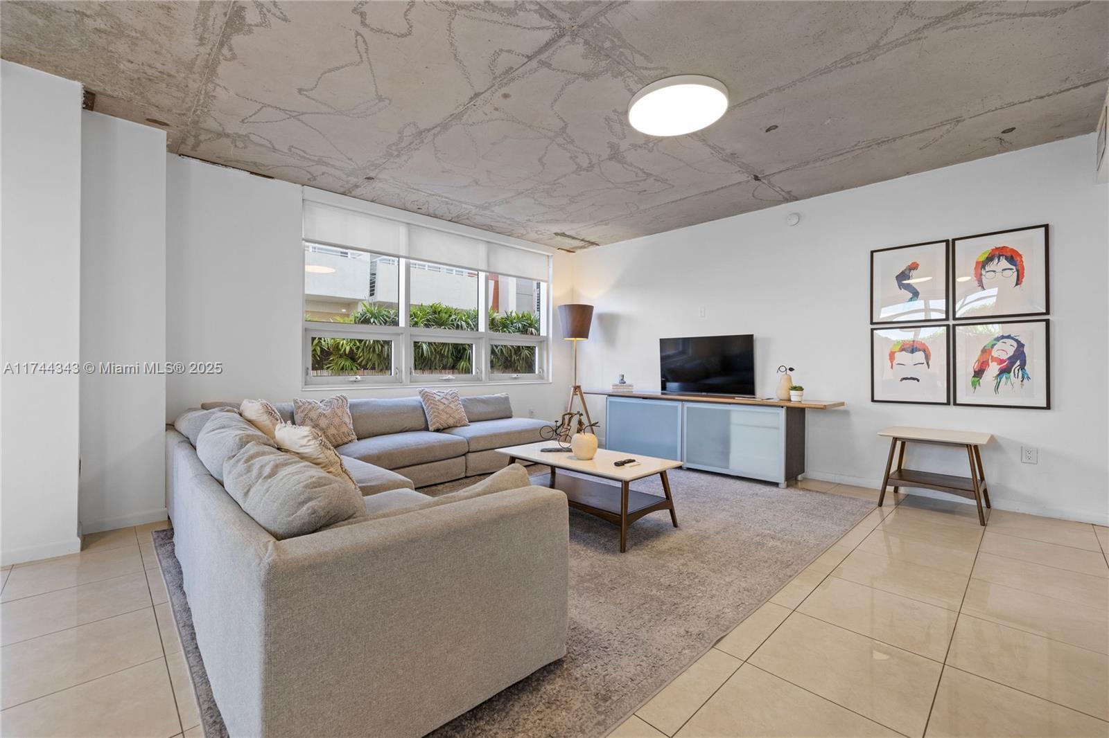 MIDBLOCK MIAMI CONDO - Residential