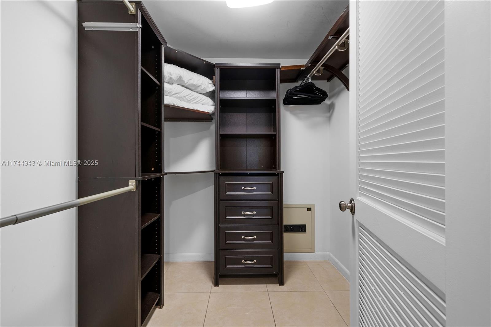 MIDBLOCK MIAMI CONDO - Residential