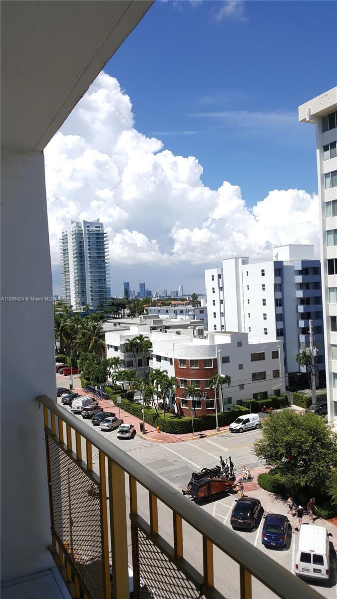 This is a spacious 1/1.5 condo with upgraded stainless steel appliances and a great location on Lincoln Road. safe gated parking and front lobby as well as great food, entertainment, and the beach close by. This is a must see.