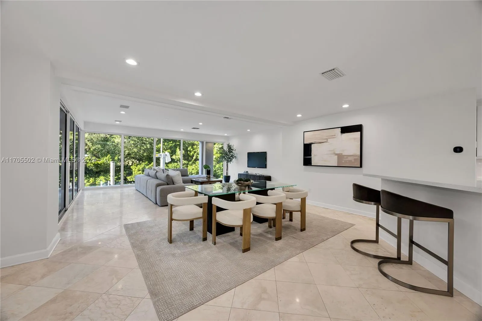 Miami, Florida 33133, United States, 6 Bedrooms Bedrooms, ,5 BathroomsBathrooms,Residential,Active,28030