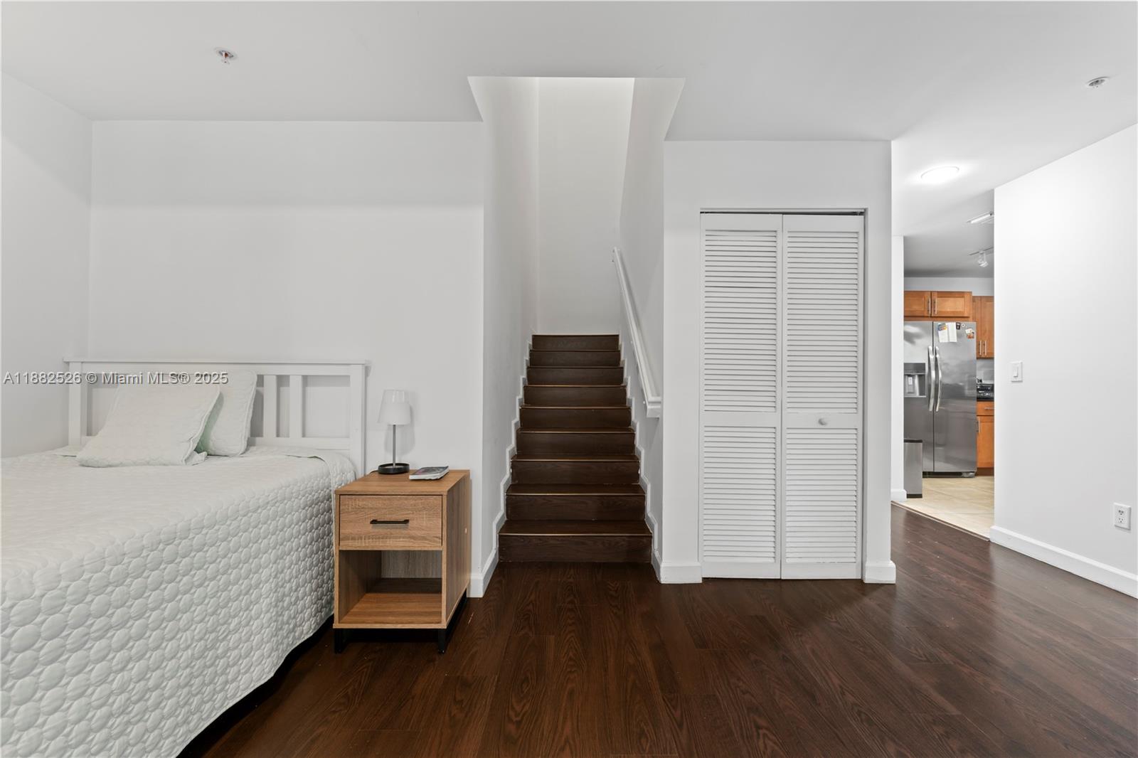 COLONNADE AT DADELAND SW - Residential