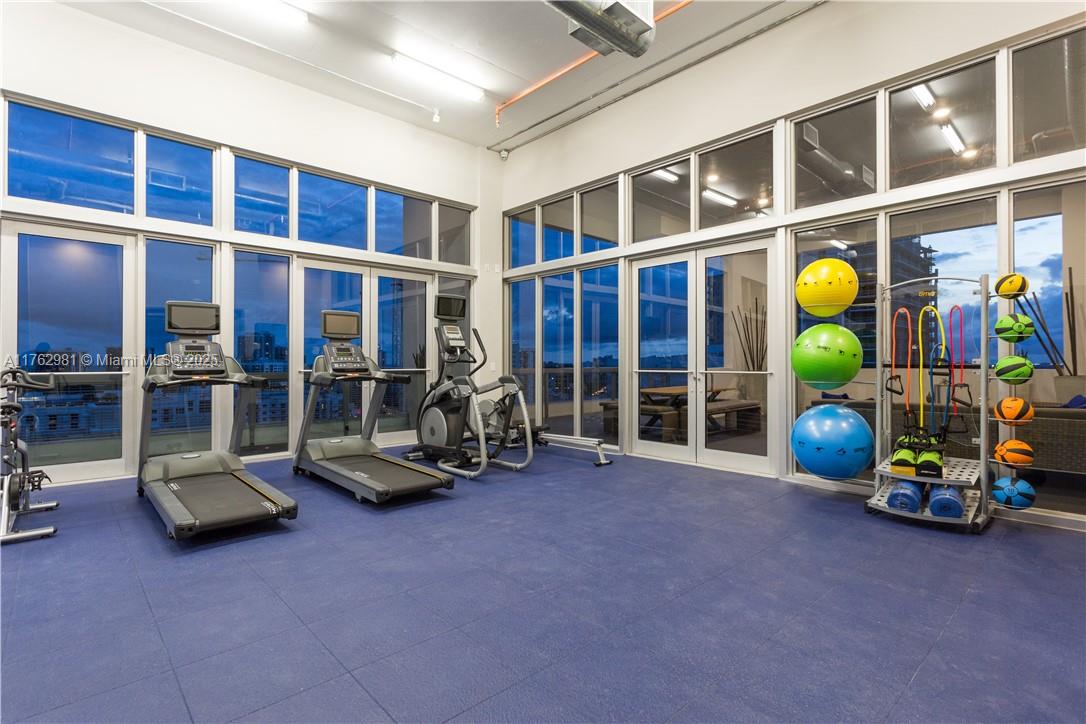 117 SW 10th Street 2305