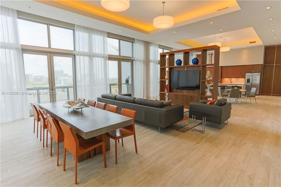 117 SW 10th Street 2305