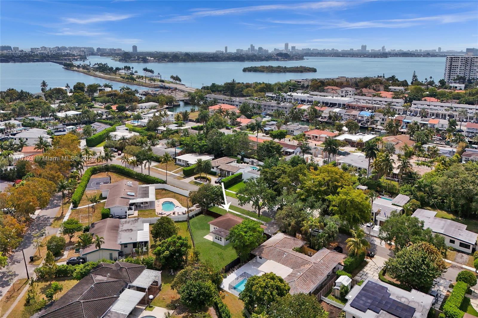 2125 Alamanda Dr, North Miami, Miami-Dade County, Florida - 3 Bedrooms  
2 Bathrooms - 