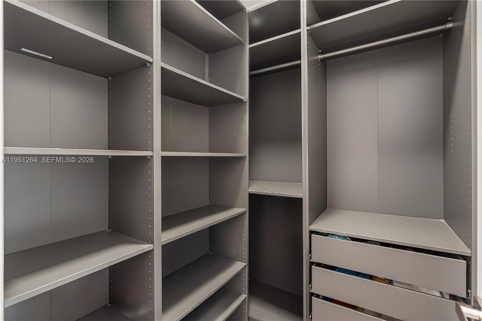 WESTON ESTATES - Residential