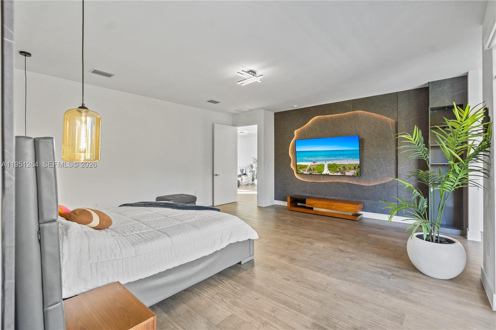 WESTON ESTATES - Residential