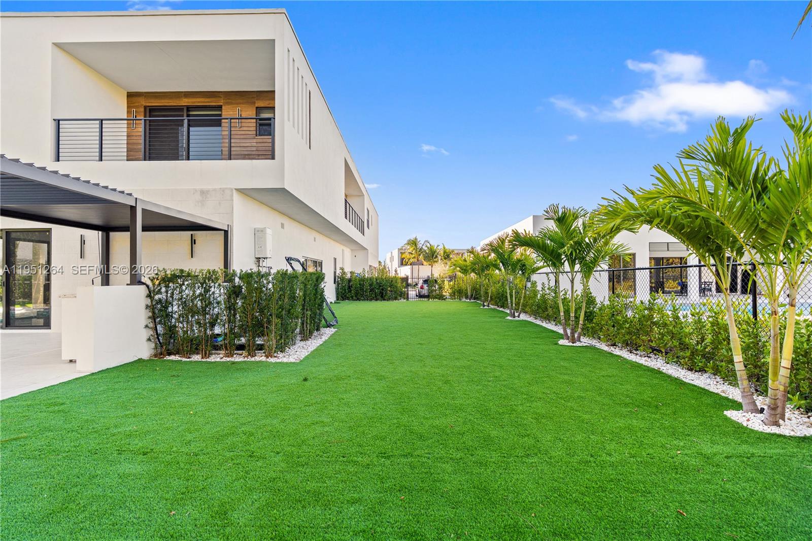 WESTON ESTATES - Residential