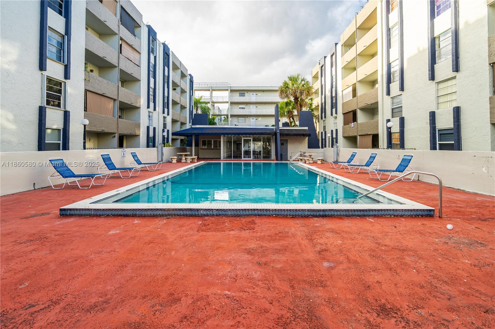 SAMARI LAKE EAST CONDO - Residential
