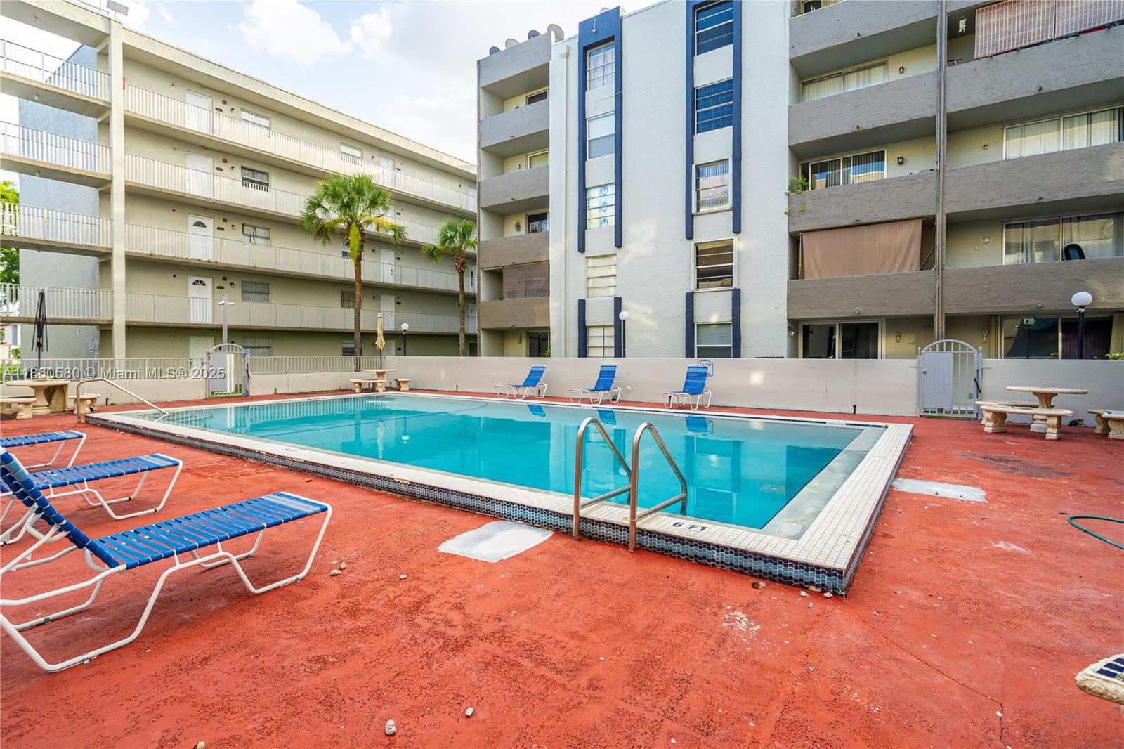 SAMARI LAKE EAST CONDO - Residential