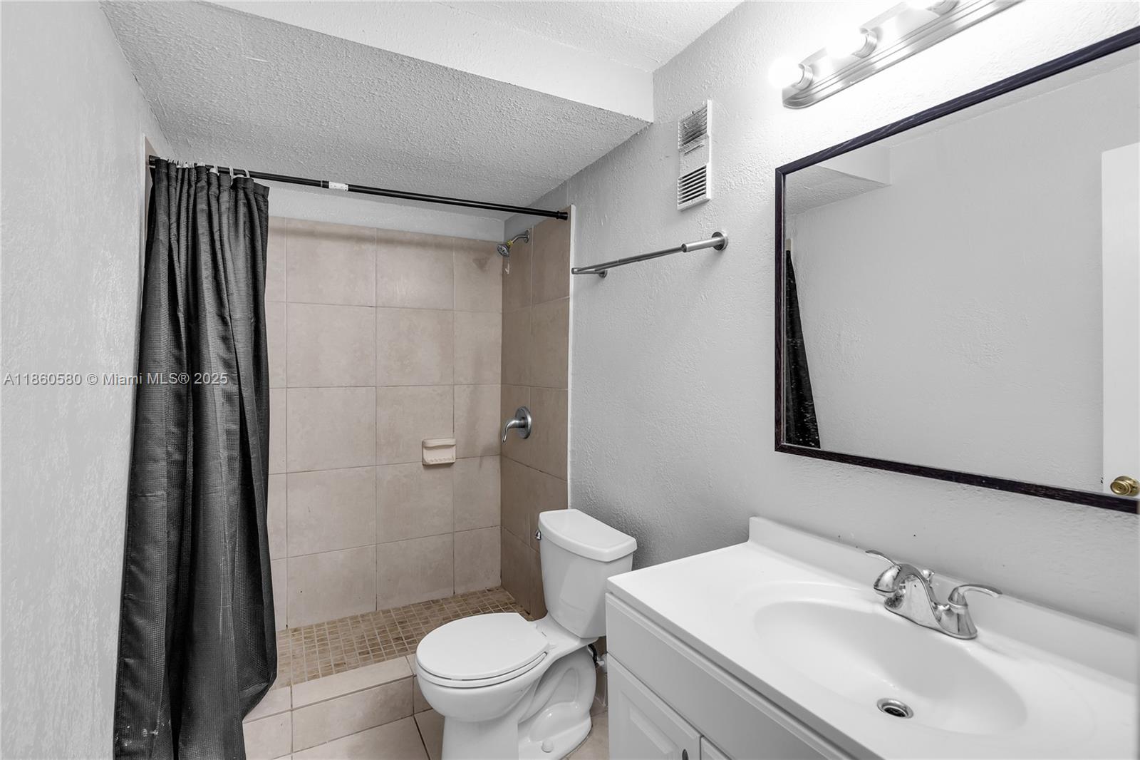 SAMARI LAKE EAST CONDO - Residential