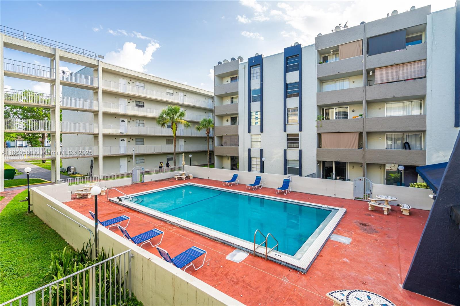 SAMARI LAKE EAST CONDO - Residential