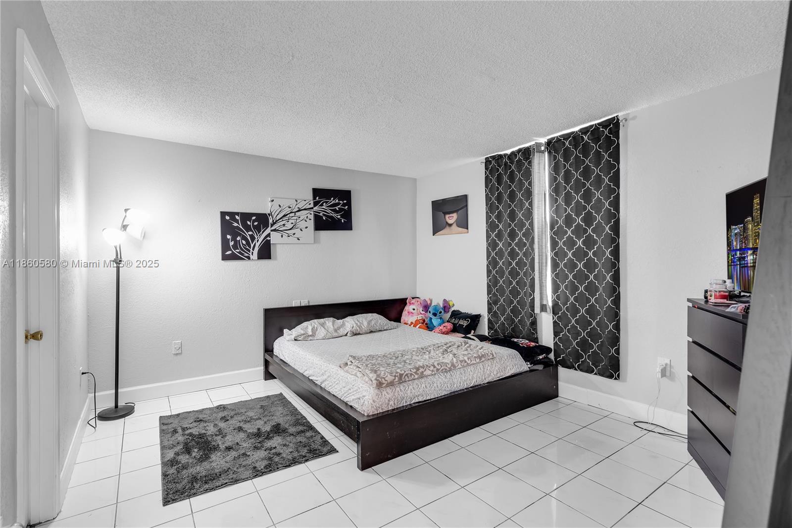 SAMARI LAKE EAST CONDO - Residential