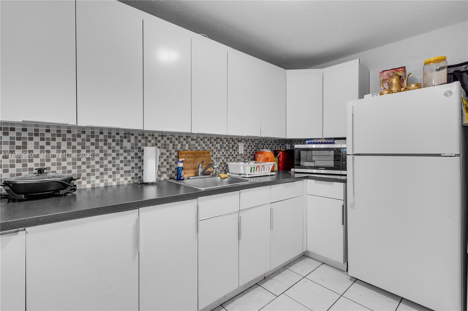 SAMARI LAKE EAST CONDO - Residential
