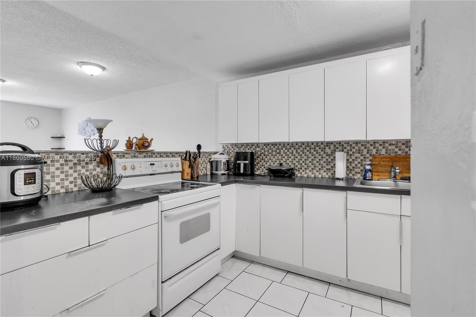 SAMARI LAKE EAST CONDO - Residential