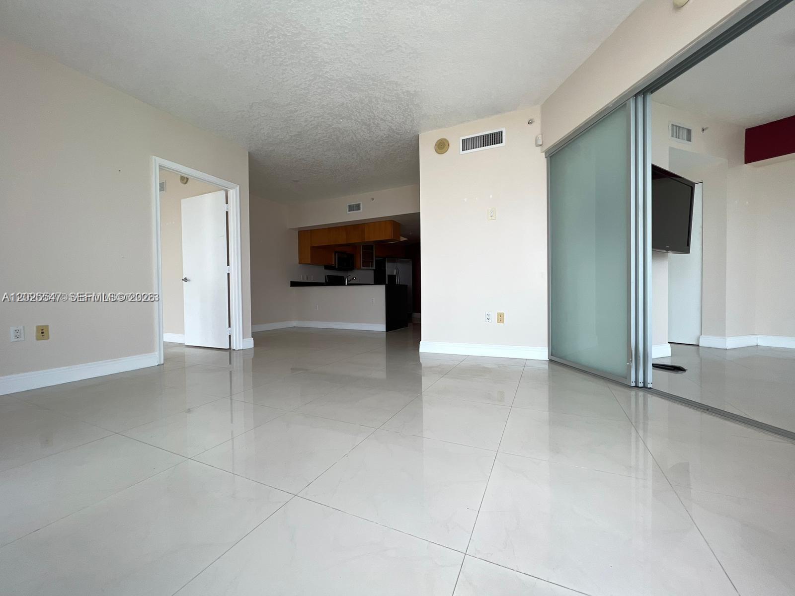 1750 N Bayshore Dr 4502