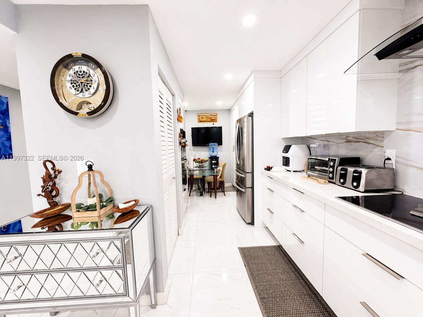 THE PALMS CONDO - Residential