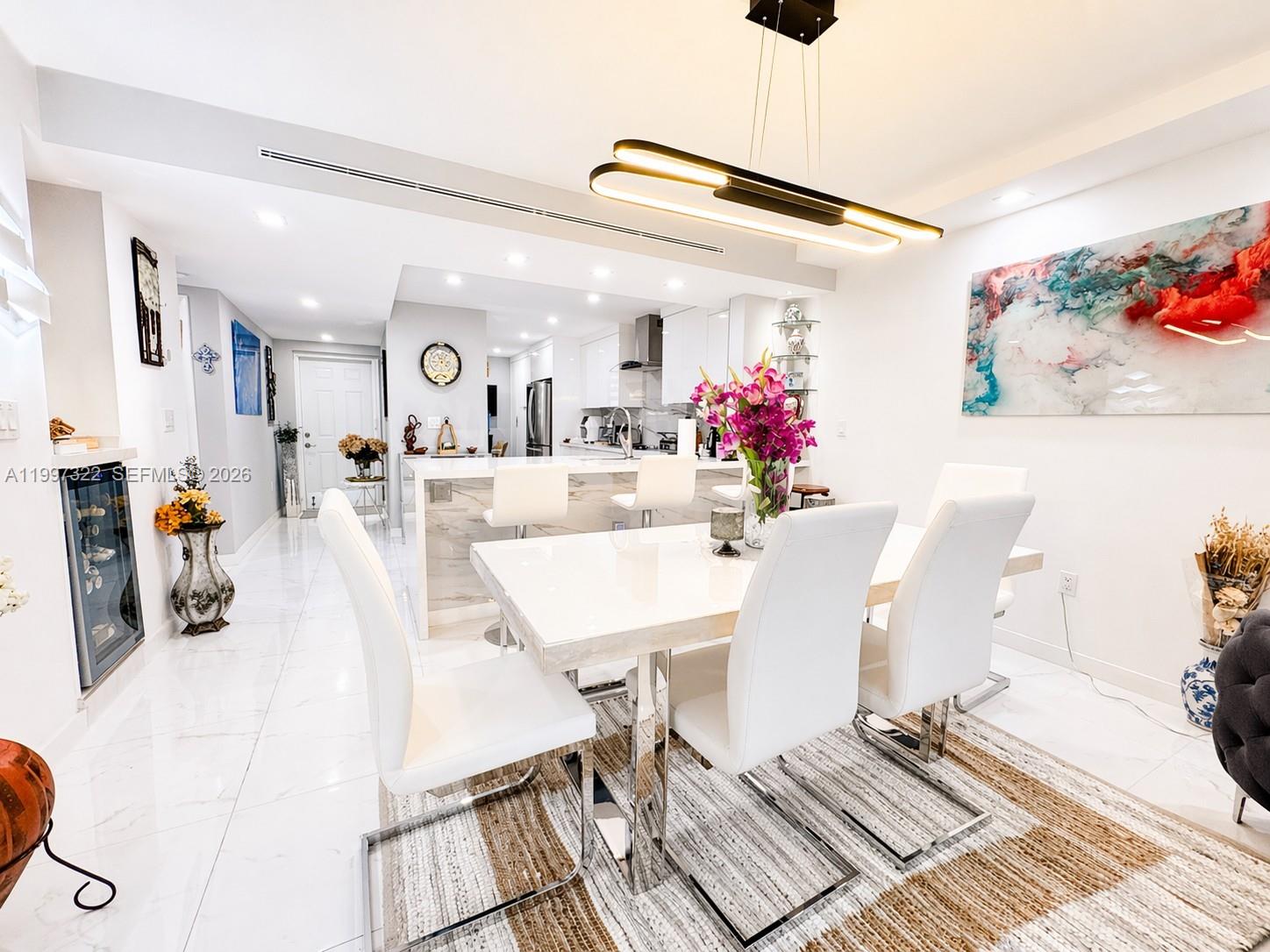 THE PALMS CONDO - Residential