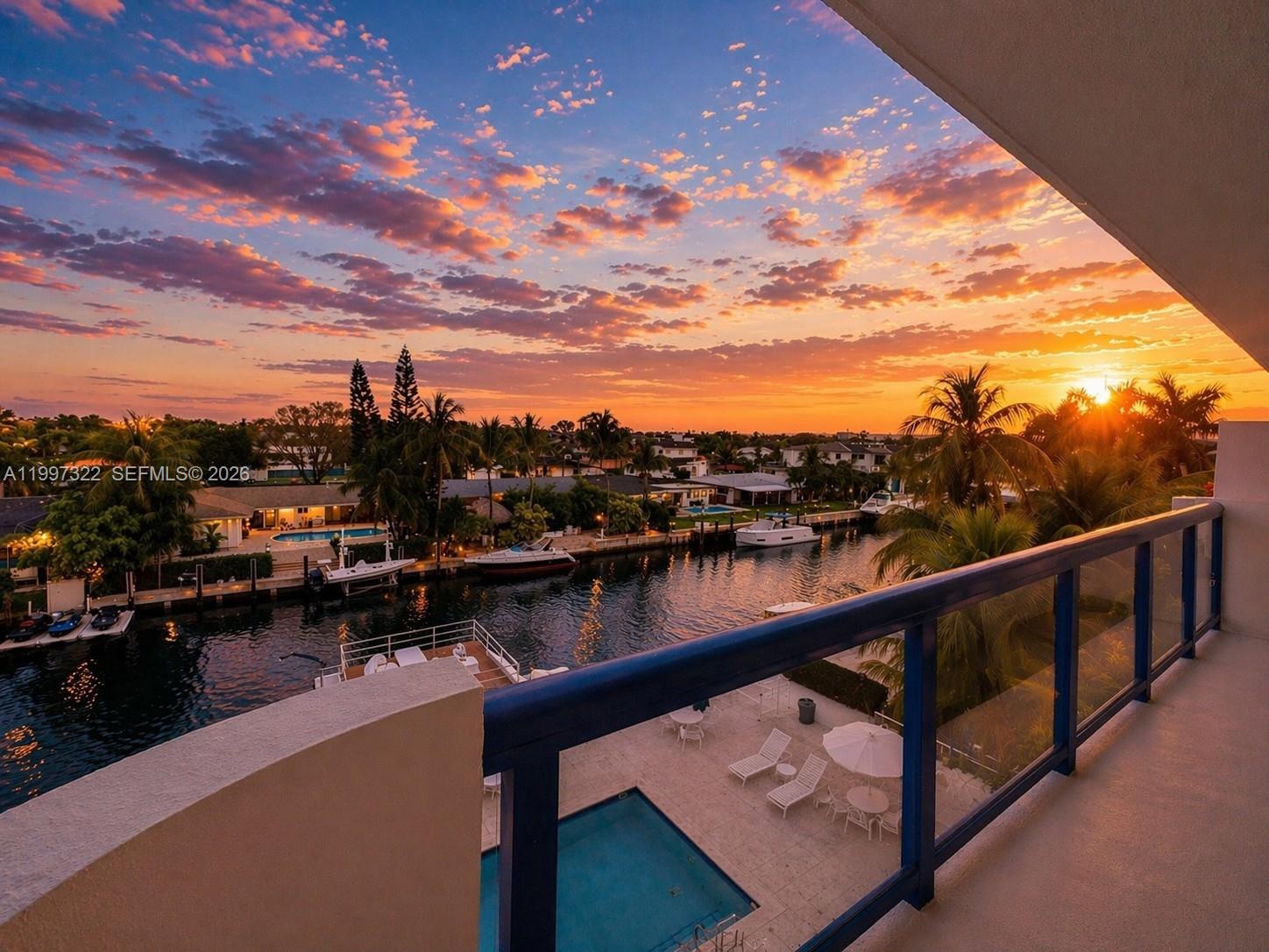 THE PALMS CONDO - Residential