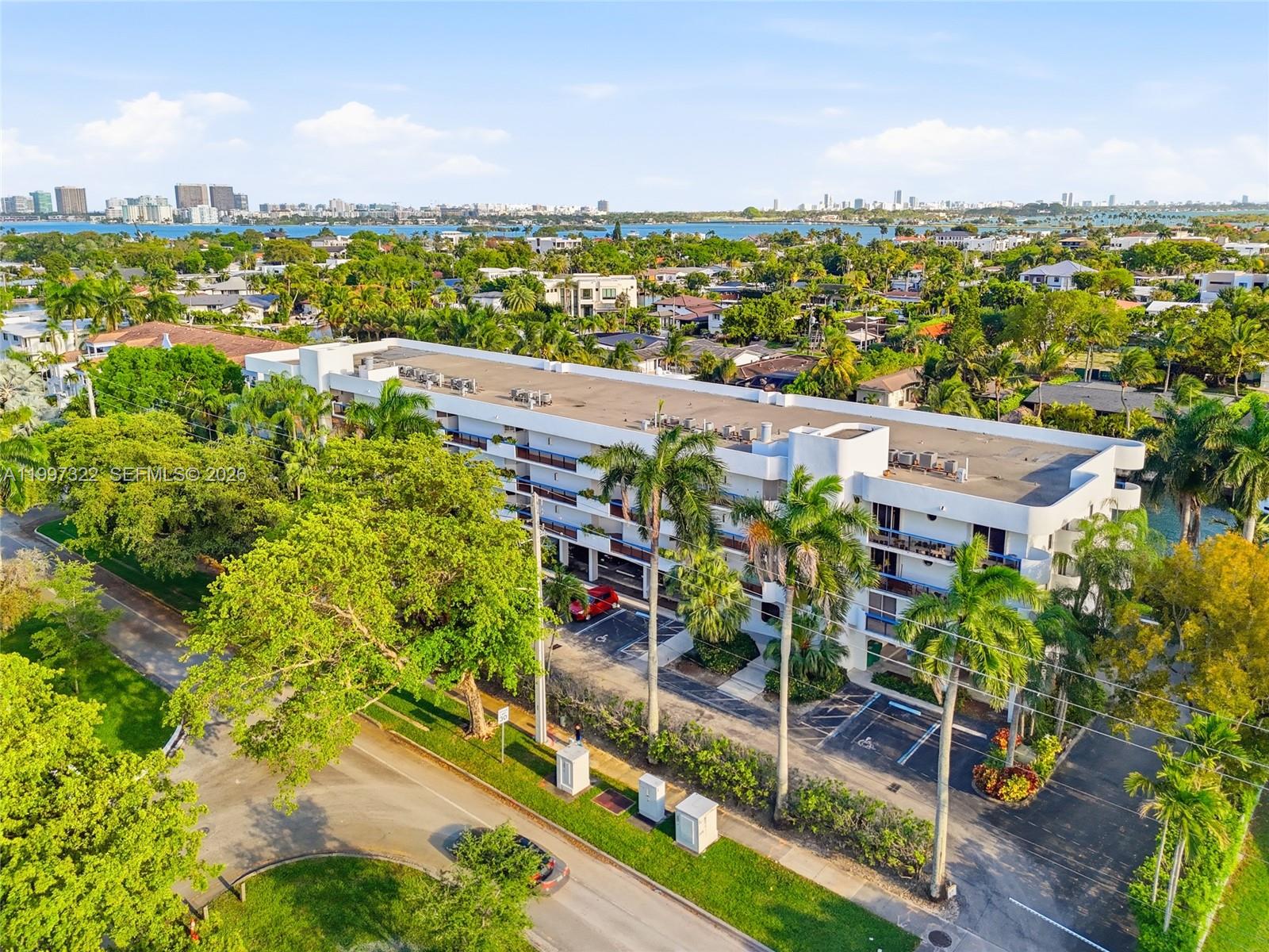 THE PALMS CONDO - Residential