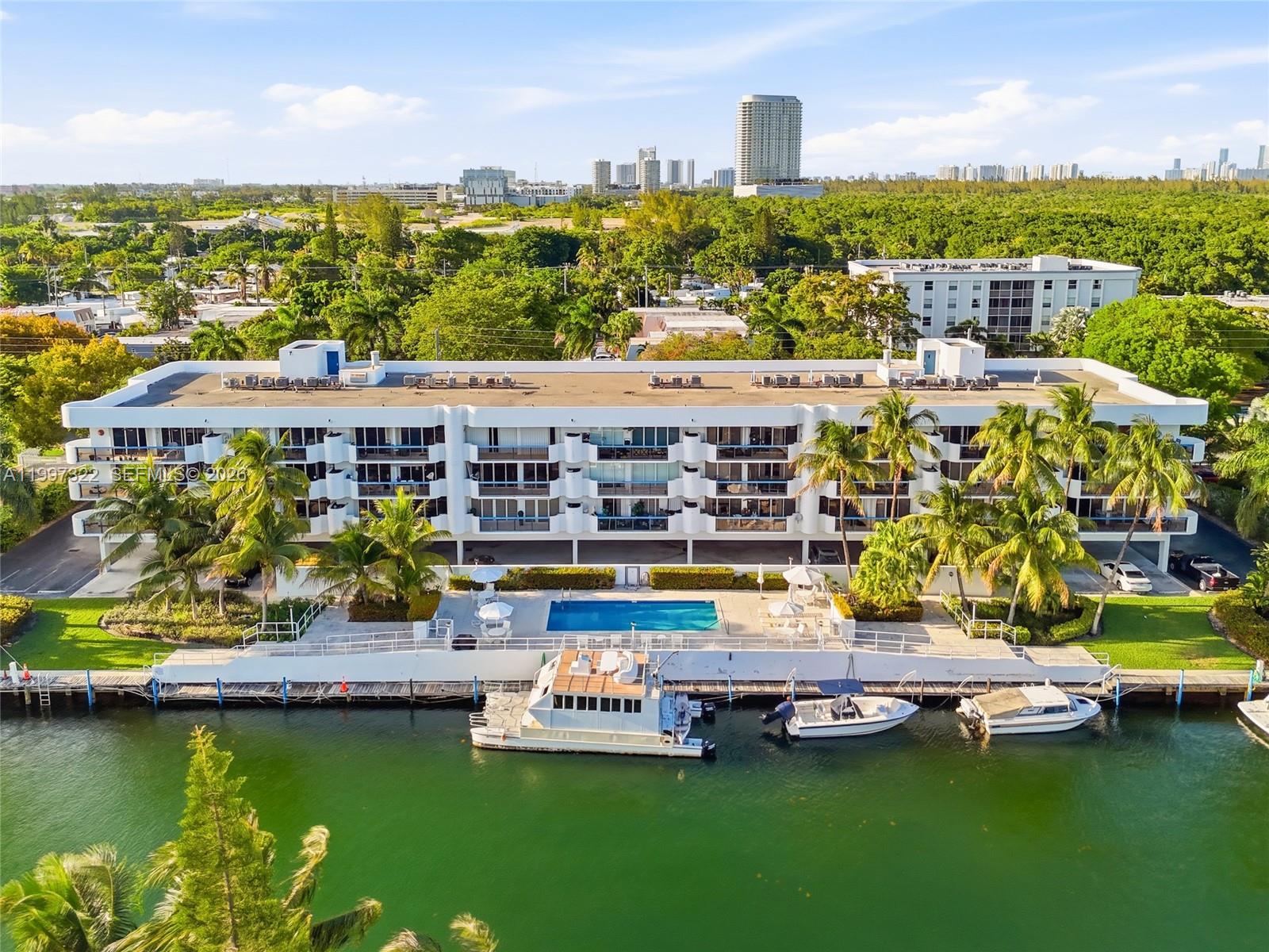 THE PALMS CONDO - Residential
