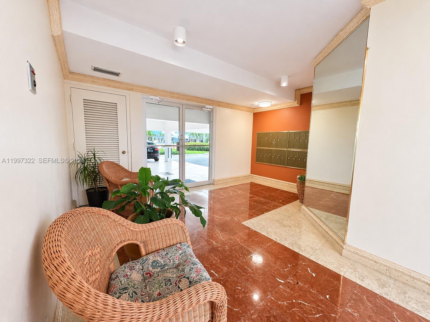 THE PALMS CONDO - Residential