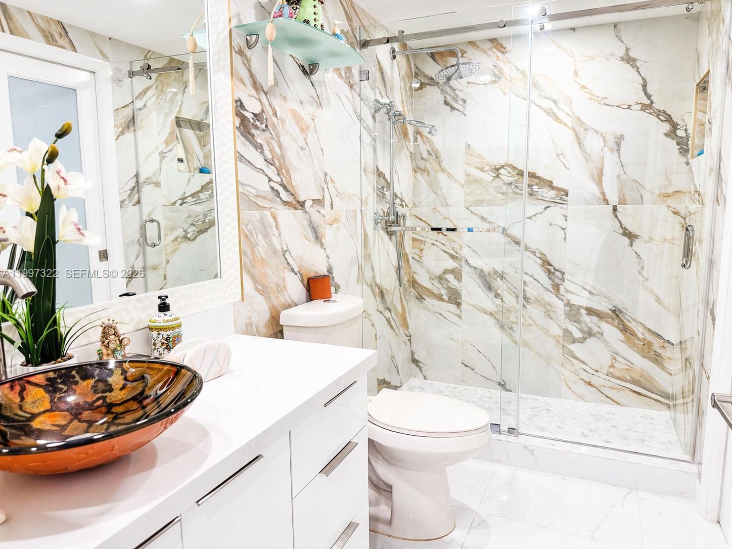 THE PALMS CONDO - Residential