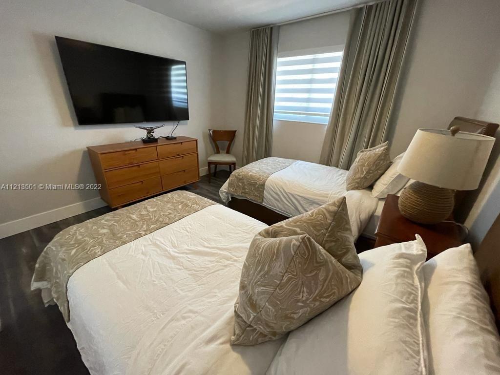 AMND MIAMI SUBURBAN ACRES - Residential Lease