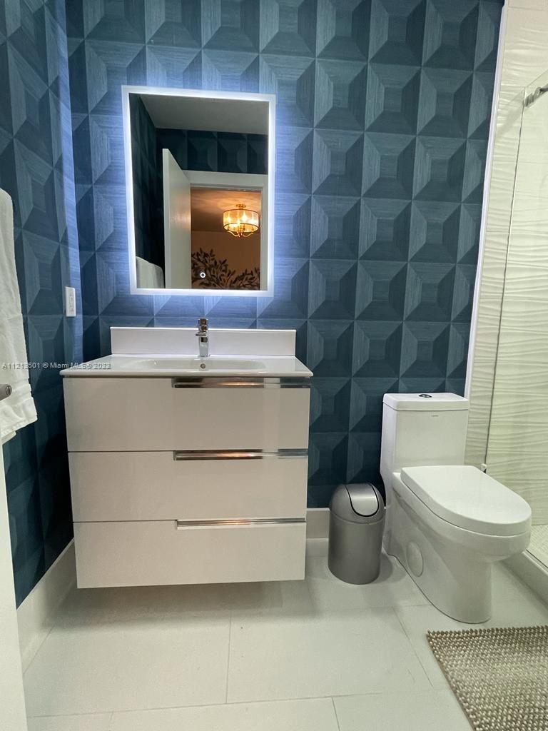 AMND MIAMI SUBURBAN ACRES - Residential Lease