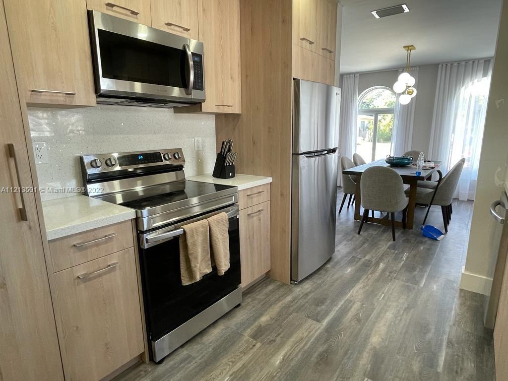 AMND MIAMI SUBURBAN ACRES - Residential Lease