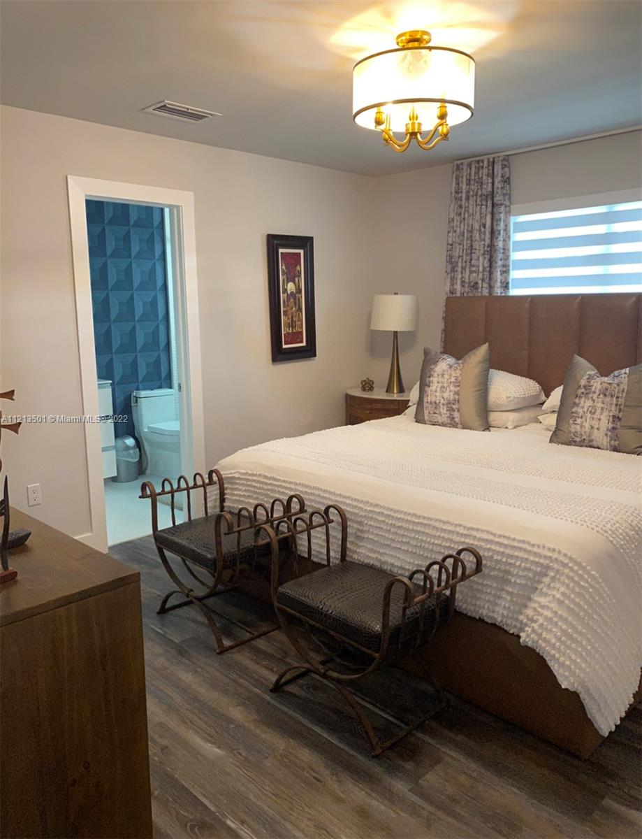 AMND MIAMI SUBURBAN ACRES - Residential Lease