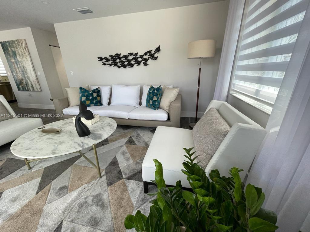 AMND MIAMI SUBURBAN ACRES - Residential Lease