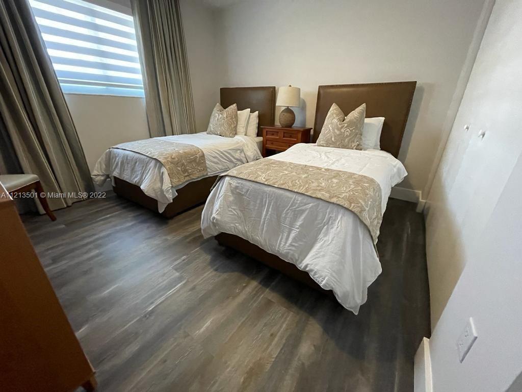 AMND MIAMI SUBURBAN ACRES - Residential Lease