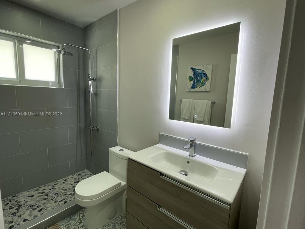 AMND MIAMI SUBURBAN ACRES - Residential Lease