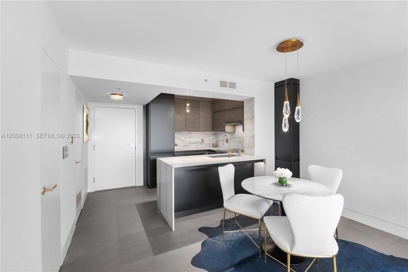 SUNSET HARBOUR SOUTH COND - Residential