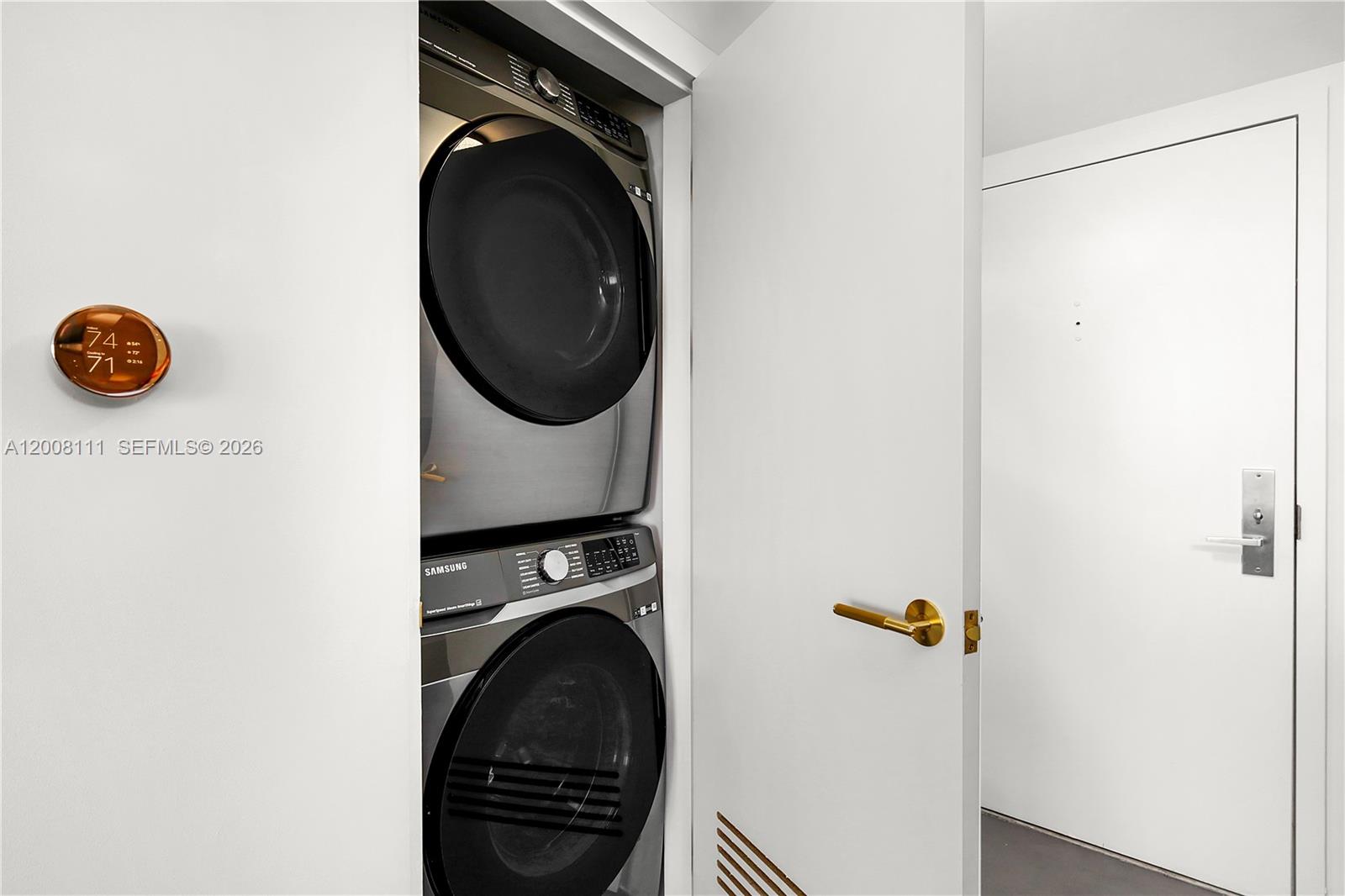 SUNSET HARBOUR SOUTH COND - Residential